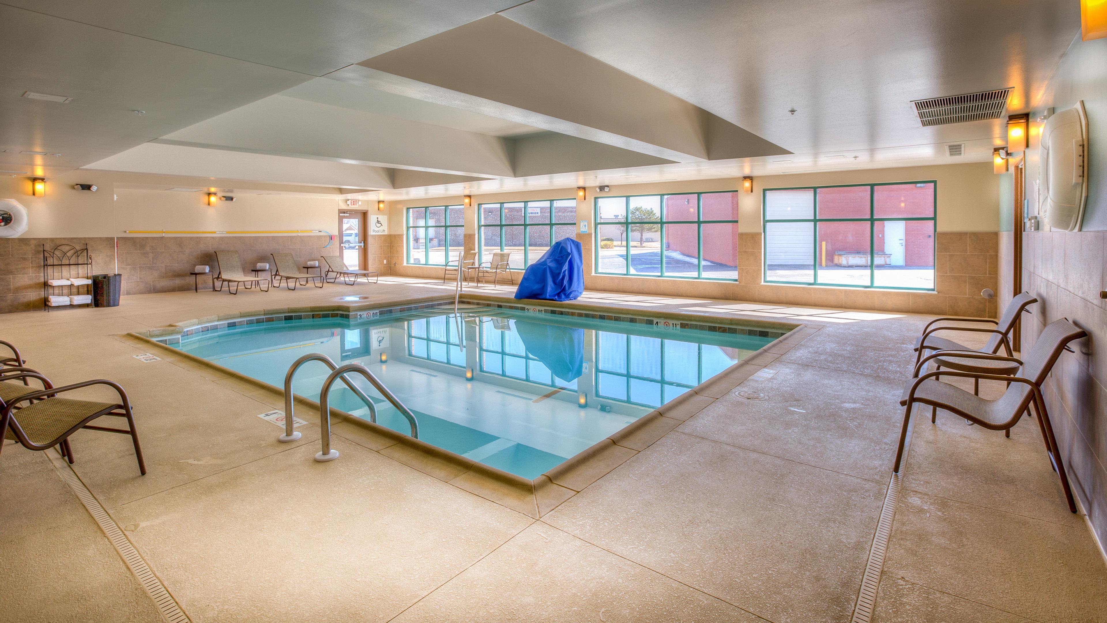 Holiday Inn Express Wichita South By Ihg Exterior photo